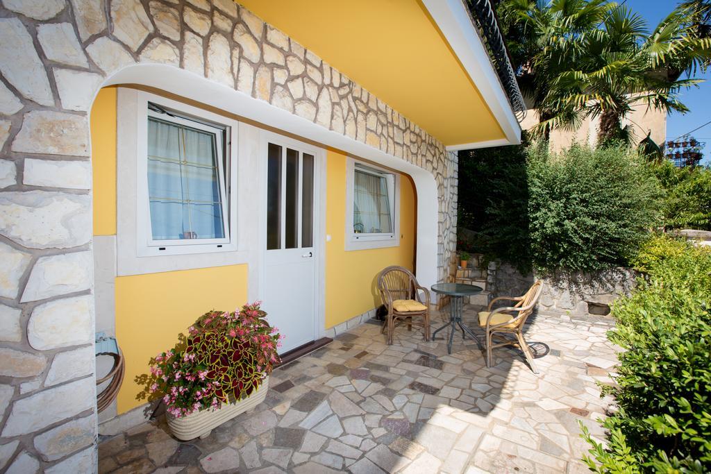 Apartment Dolores Opatija Bagian luar foto
