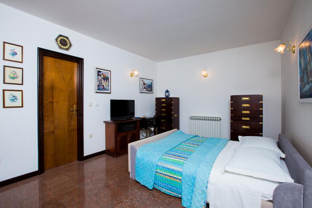 Apartment Dolores Opatija Bagian luar foto